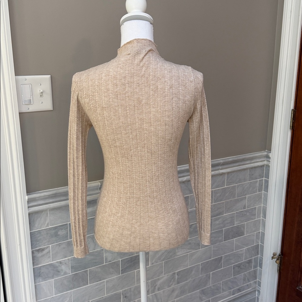 Tahari Cream Textured Knit Top - Picture 5 of 7
